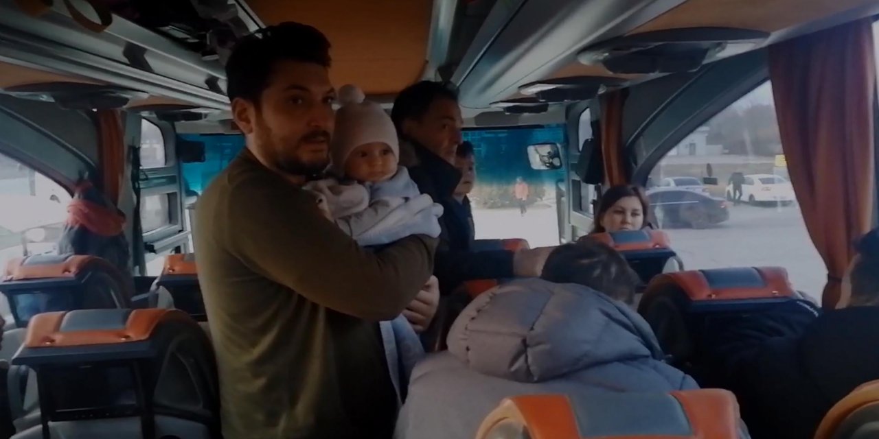 Ukrayna’dan tahliye edilen ilk kafile, Türkiye yolunda