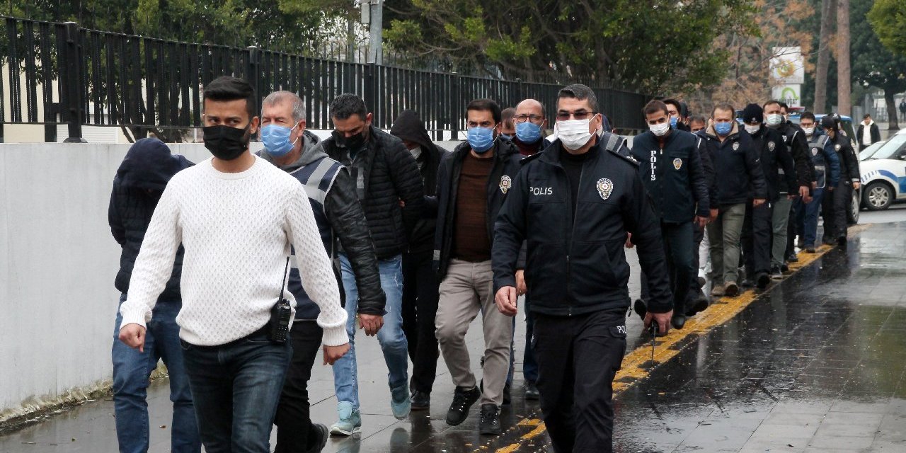 Fuhuş operasyonunda 17 kişi tutuklandı: 20 kadın kurtarıldı