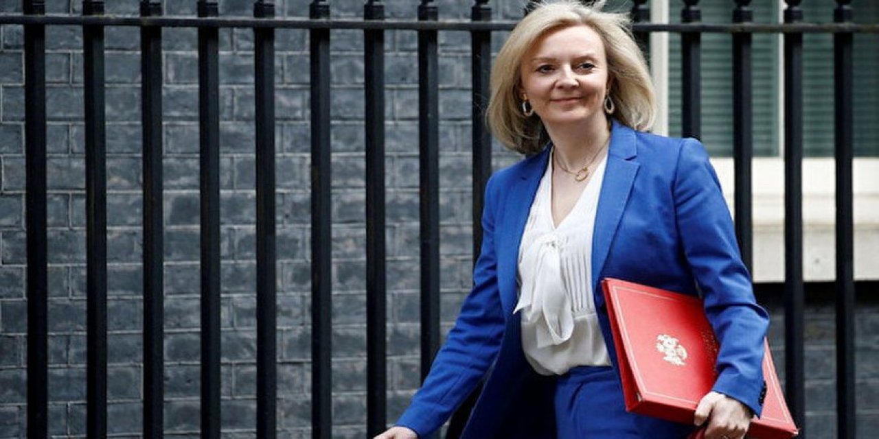 İngiltere Dışişleri Bakanı Truss'dan açıklama: Ukrayna'da savaşmak isteyen İngiliz vatandaşlarına destek verdi
