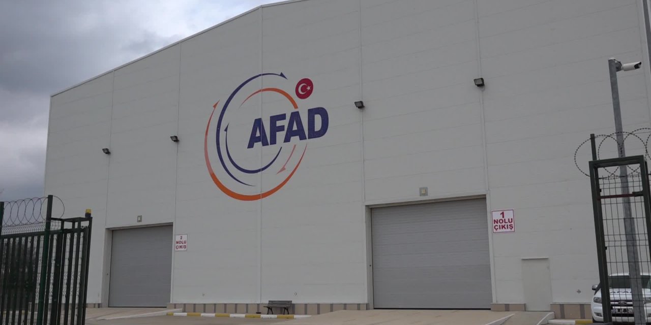 AFAD, Ukrayna'ya 4 TIR yardım malzemesi daha gönderdi