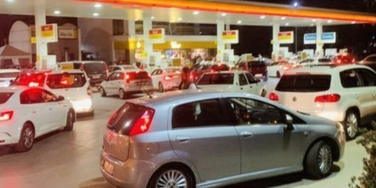 Benzin kuyrukları TBMM gündeminde: 'Savaştaki ülkede akaryakıt fiyatları daha ucuz'