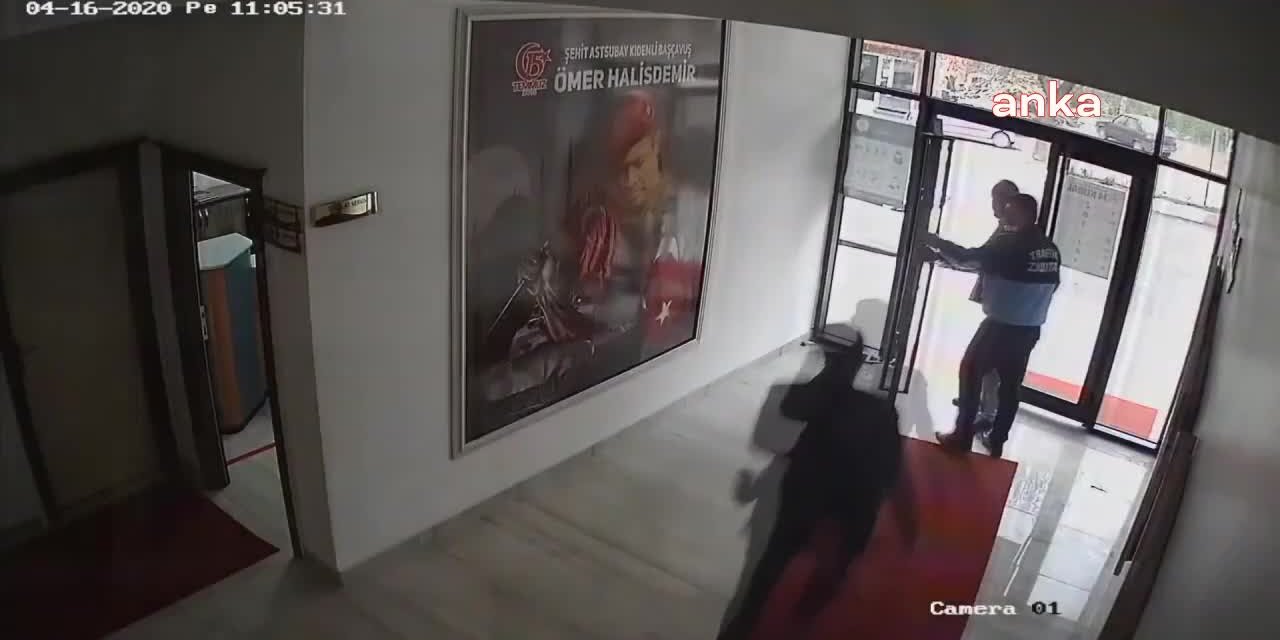 DEFALARCA YUMRUK VE TEKME ATILMIŞ: BİLİRKİŞİ, AKP’Lİ BELEDİYE BAŞKANININ YURTTAŞI DÖVDÜĞÜ ANIN GÖRÜNTÜSÜNÜİNCELEDİ