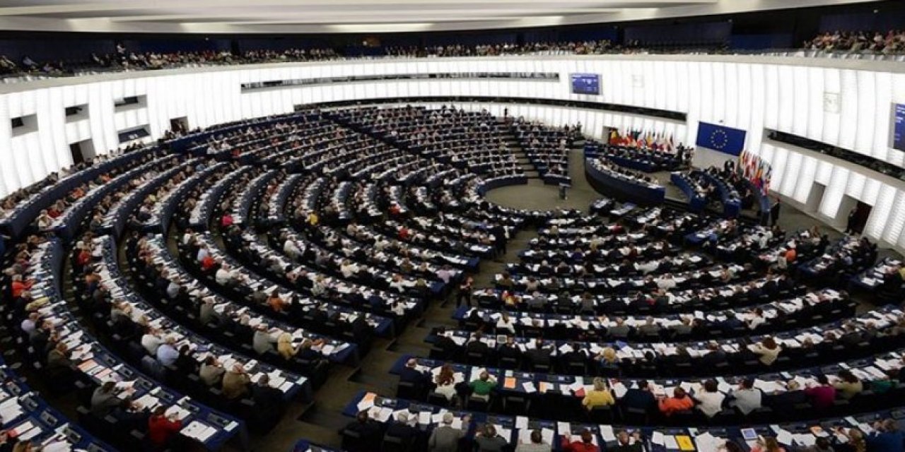 Avrupa Parlamentosu, Ukrayna'ya AB adayı ülke statüsü veren kararı onayladı