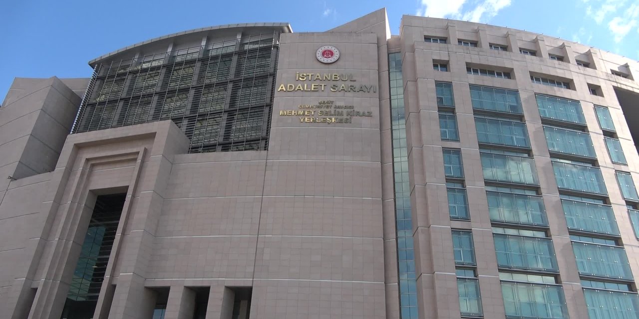 Eski Beşiktaş Belediye Başkanı Murat Hazinedar'ın yargılandığı 'şantaj' davasında sonuç çıktı