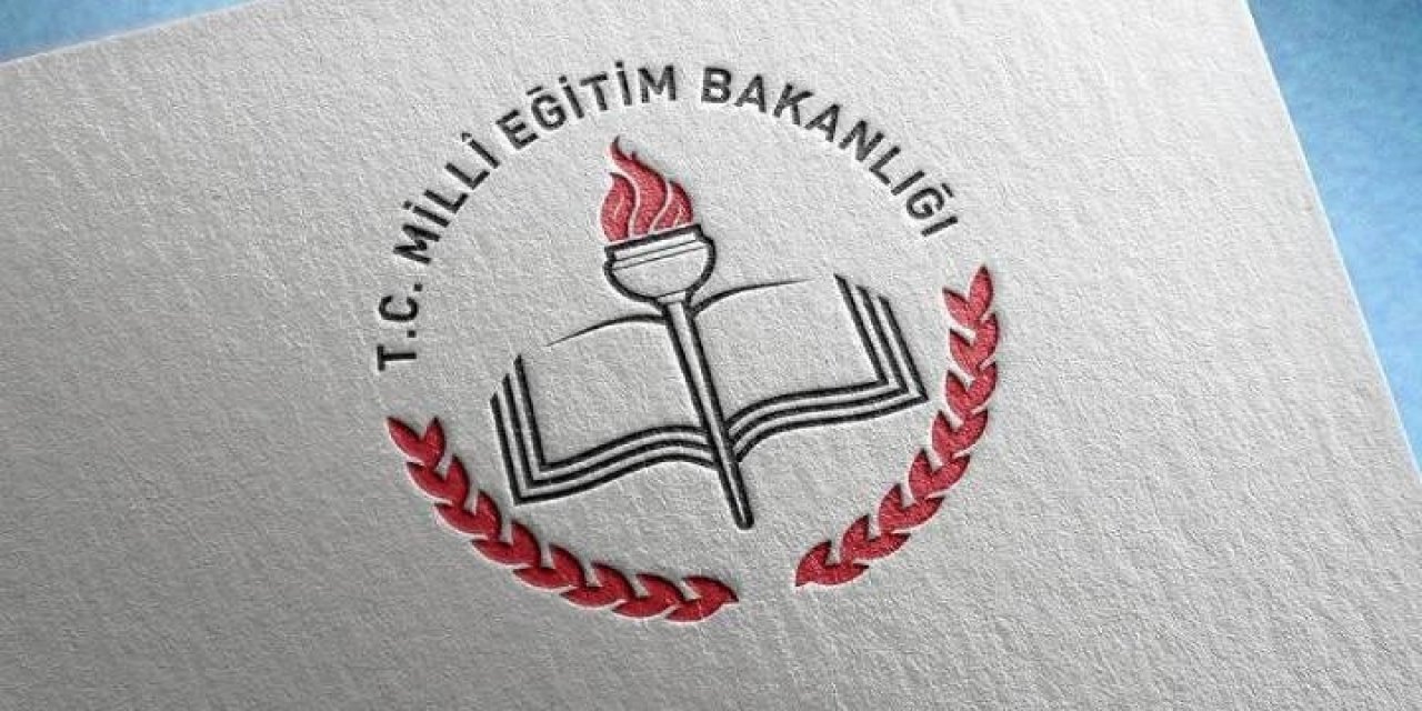 Skandal mesajlar yanlış gruba atıldı: ‘Atatürkçü ve Alevi müdürü cezalandırdık’