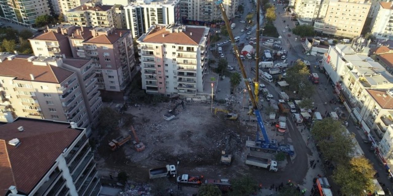 Rıza Bey Apartmanı'nın müteahhidinden savunma! "Yaptığım diğer binalarda çizik yok!"