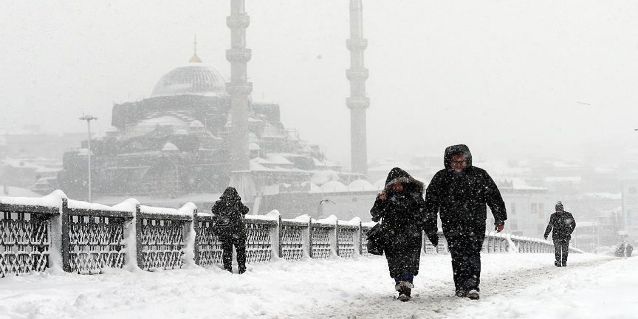 Meteoroloji tarih vererek uyardı: İstanbul'a kar geliyor