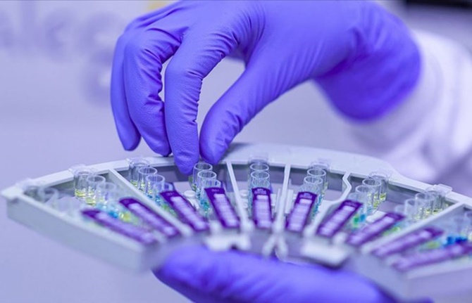 Pfizer'in COVID-19 aşısının yüzde 90 etkili olduğu açıklandı