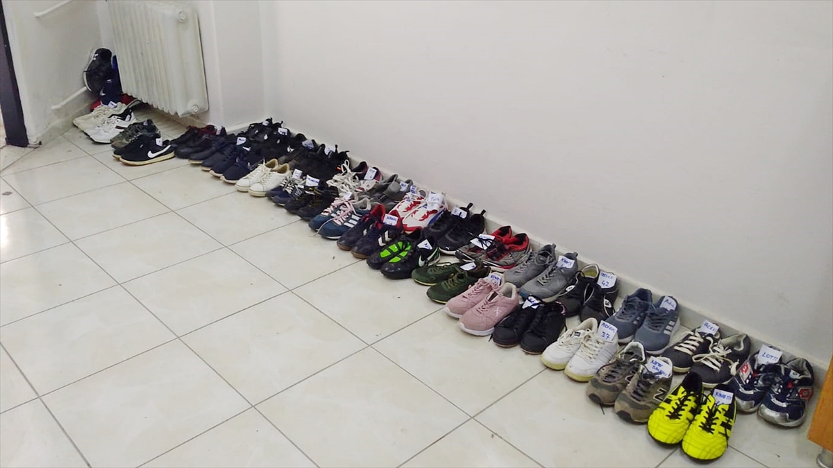 Bir apartmandan 35 çift ayakkabı çaldı
