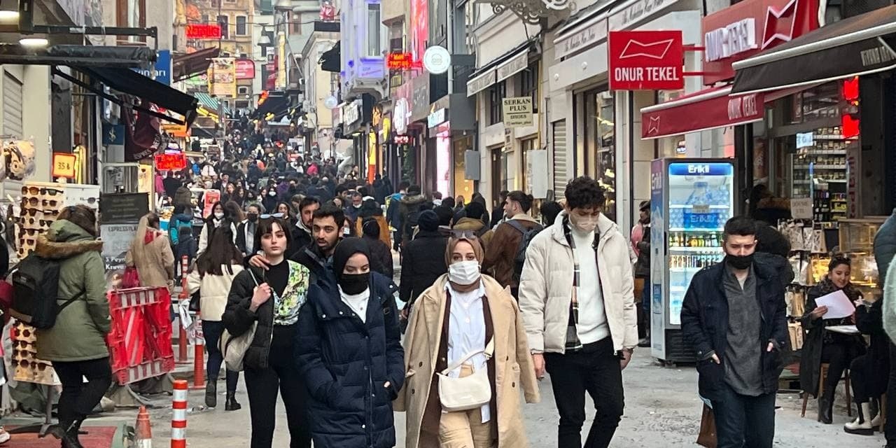 ÇALIŞAN KİŞİ BAŞINA ÜRETİM 2021 YILI 4. ÇEYREKTE YÜZDE 4,2 ARTTI