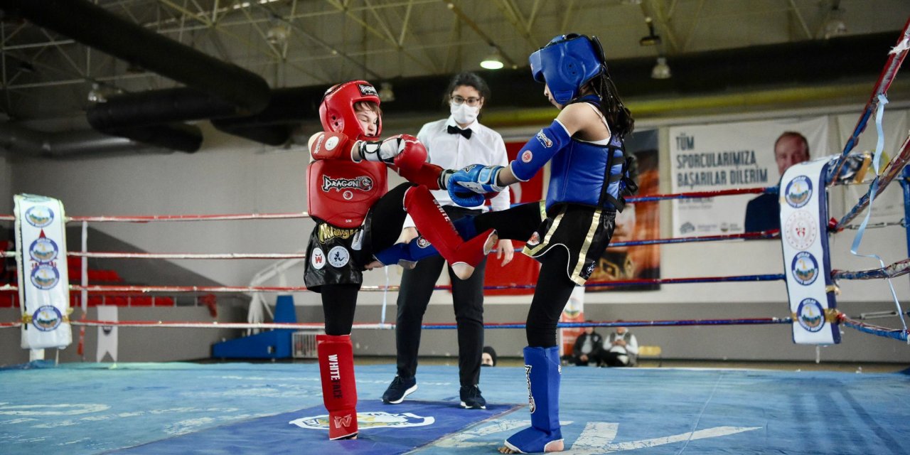 GÜÇLÜ KADINLAR AVCILAR’DA RİNGE ÇIKTI