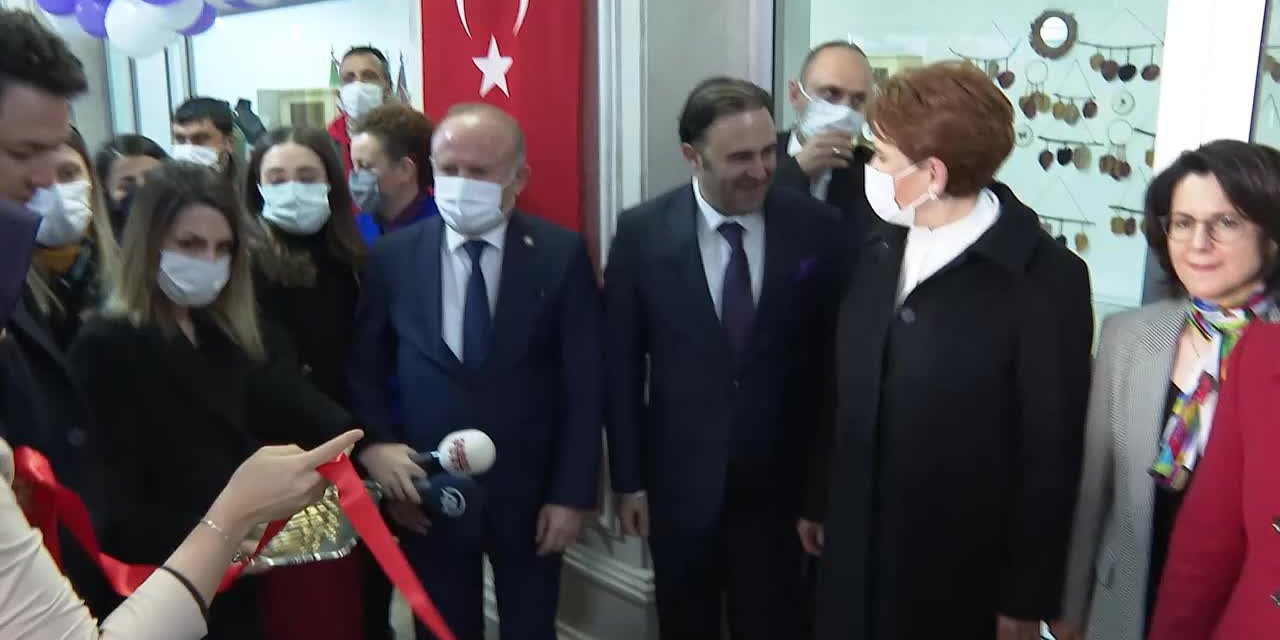 Akşener, Yeni Hayat” hediyelik eşya mağazasının açılışını yaptı