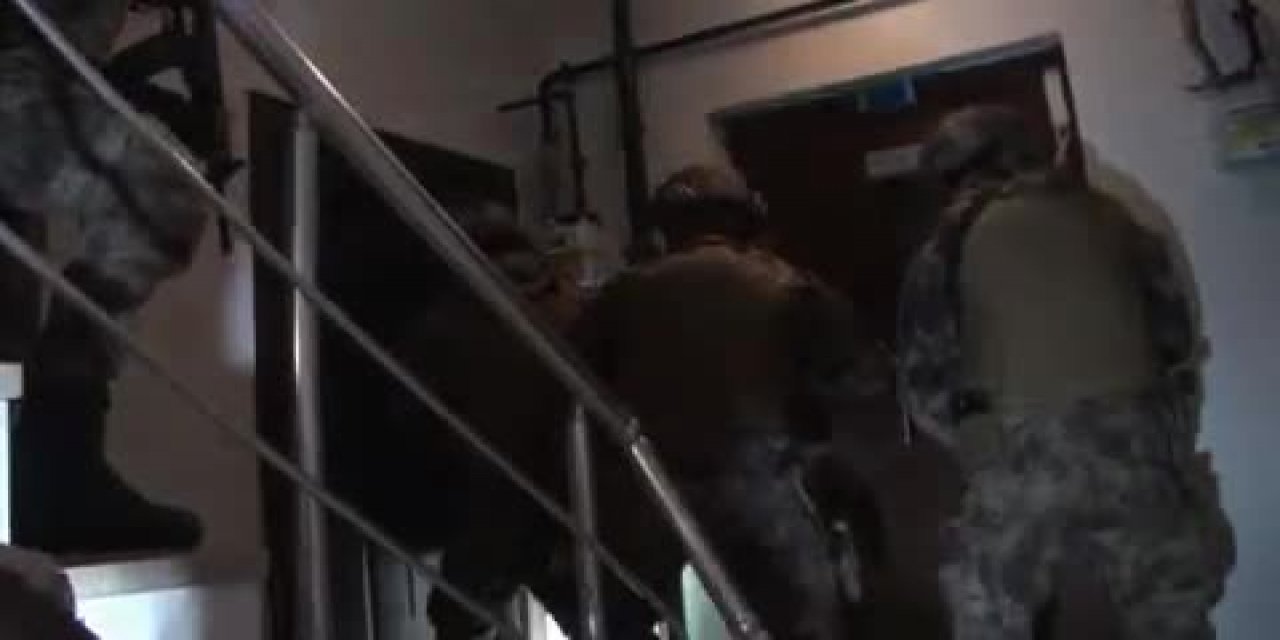 İstanbul'da uyuşturucu satıcılarına yönelik operasyon: 20 gözaltı