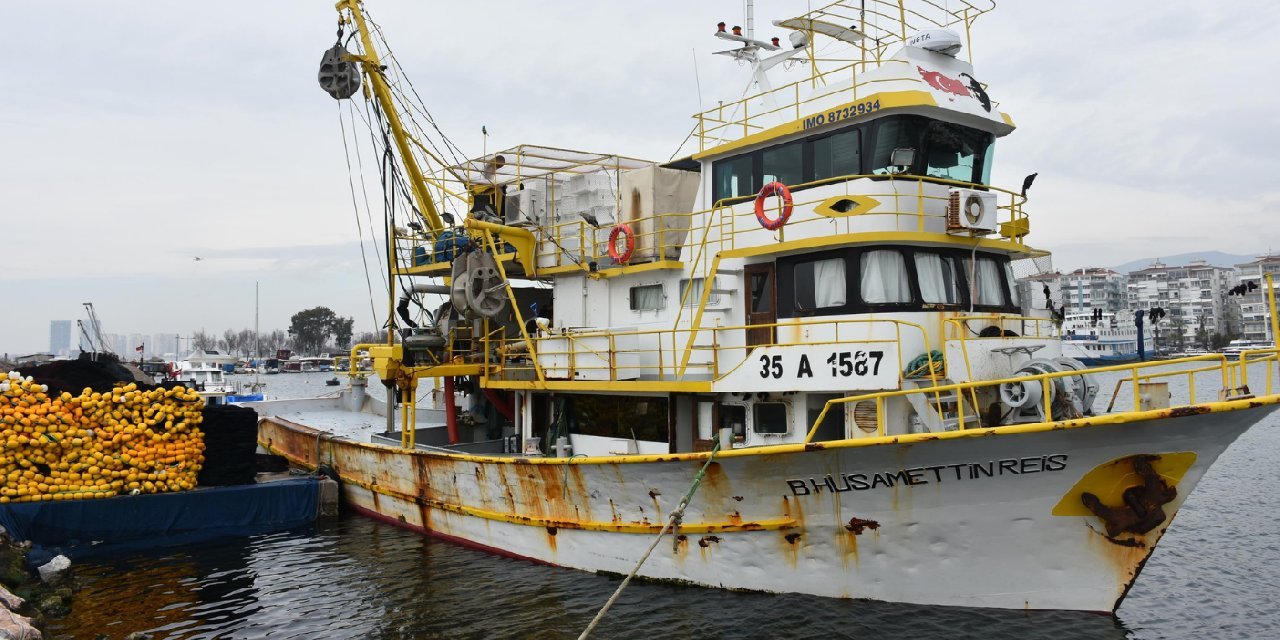 Ege'de hava şartları balıkçıları vurdu: Tekneler demirlendi