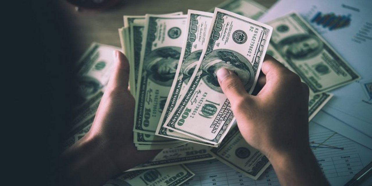Türk lirası değer kaybetmeye devam ediyor: Dolar 15 liraya yaklaştı