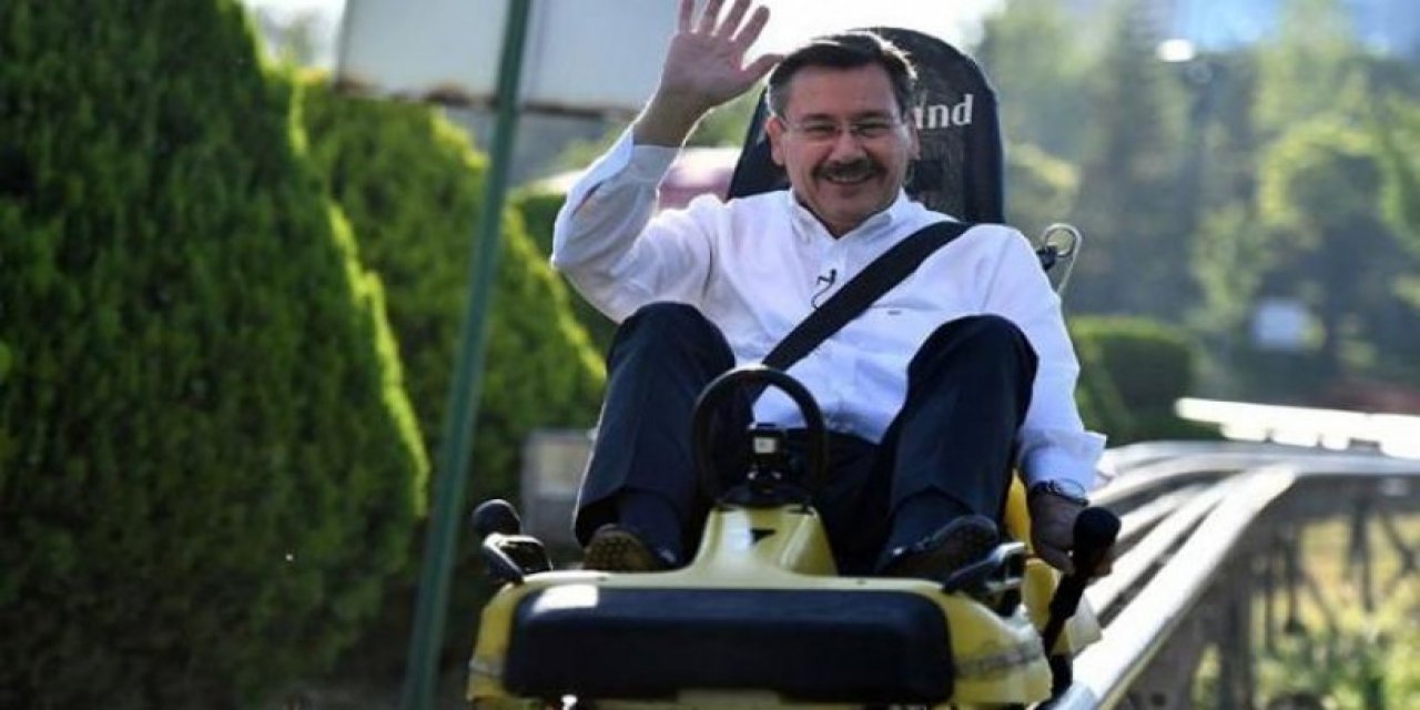 Melih Gökçek'ten 'Petrol fiyatlarını Cumhurbaşkanı Erdoğan düşürdü' açıklaması