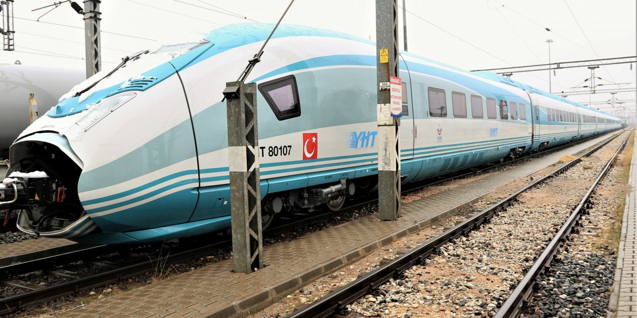 YOĞUN KAR YAĞIŞI NEDENİ İLE YHT SEFER SAYISIYLA ÖNLEM ALDI