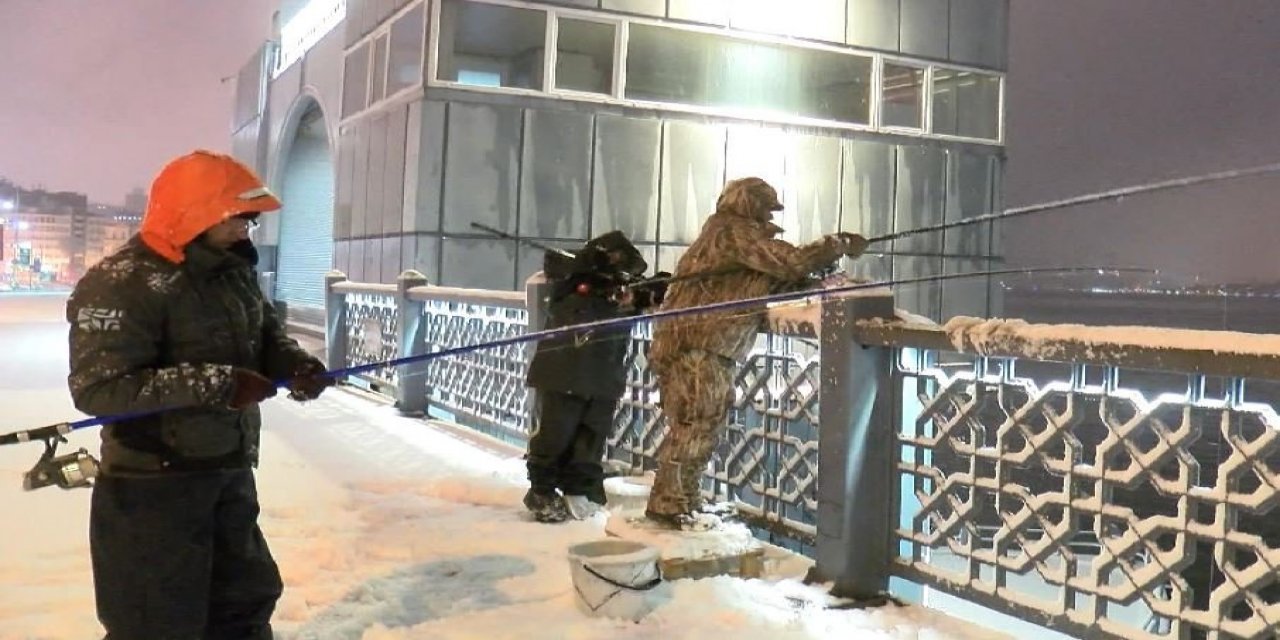 Türkiye beyaza büründü: Kar kuvvetlenecek