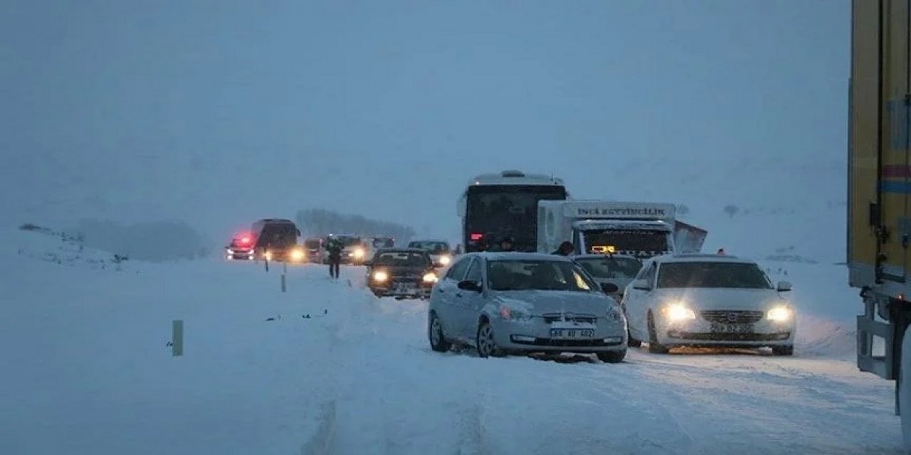Araç kullanacaklar dikkat: İşte trafiğe kapanan yollar!