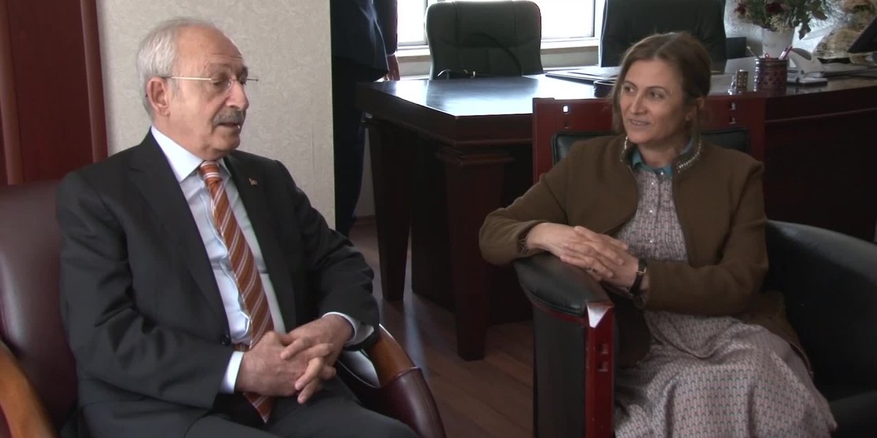 KILIÇDAROĞLU, TAHİR ELÇİİNSAN HAKLARI VAKFI'NI ZİYARET EDEREK VAKIF BAŞKANI TÜRKAN ELÇİİLE GÖRÜŞTÜ