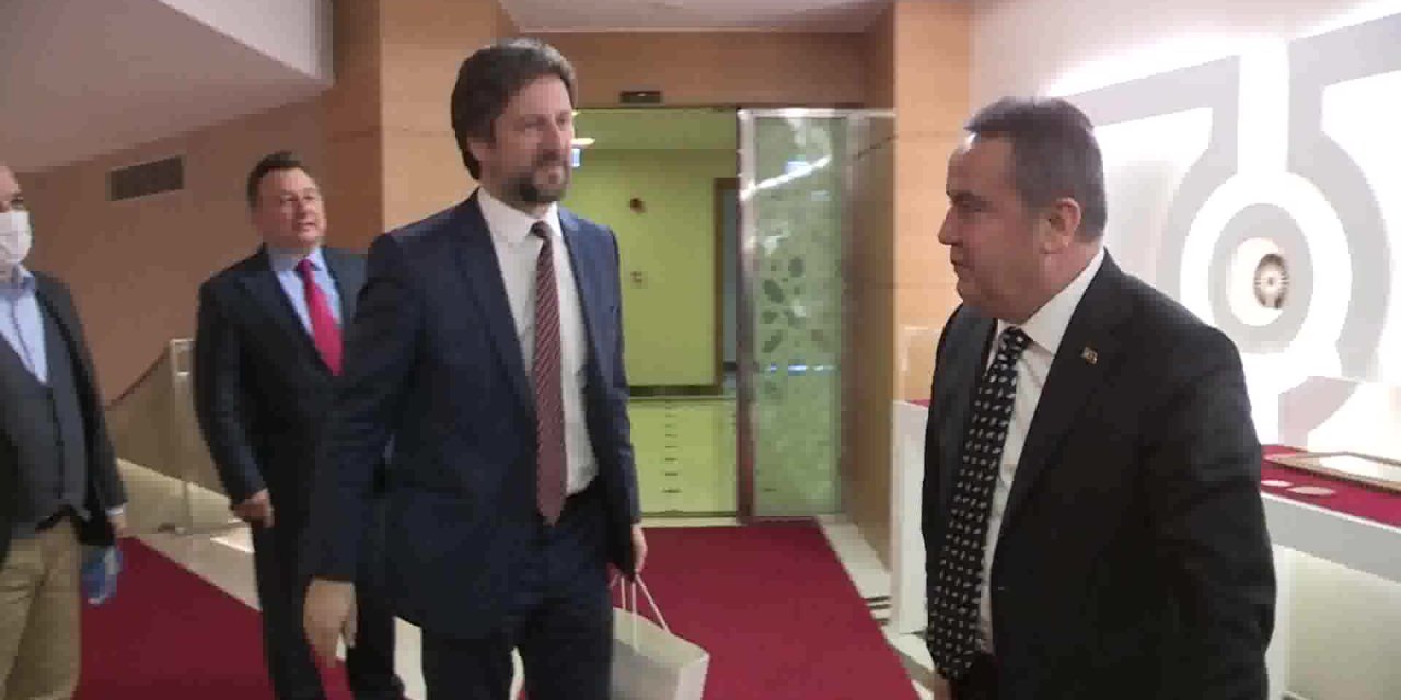 MACAR BÜYÜKELÇİ’DEN MUHİTTİN BÖCEK’E ZİYARET