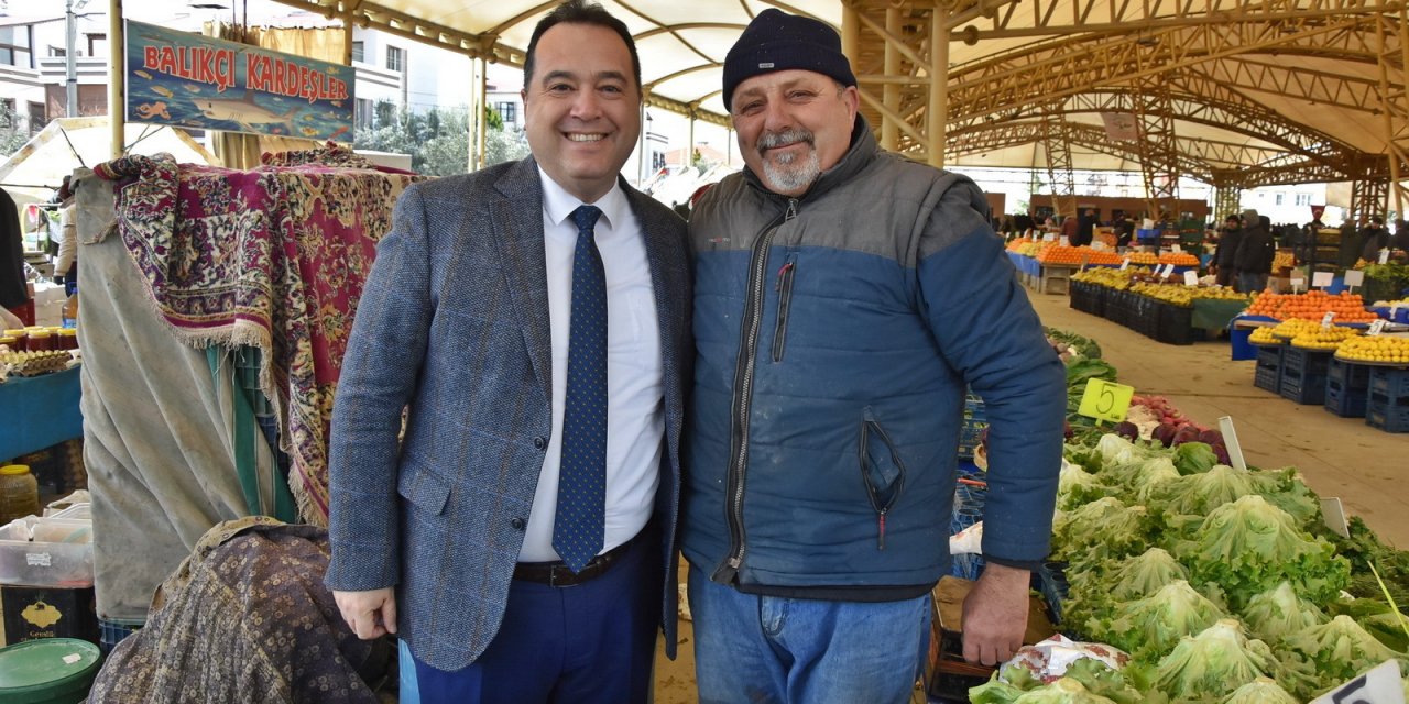 AKHİSAR BELEDİYE BAŞKANI DUTLULU'DAN PAZAR ESNAFINA ZİYARET