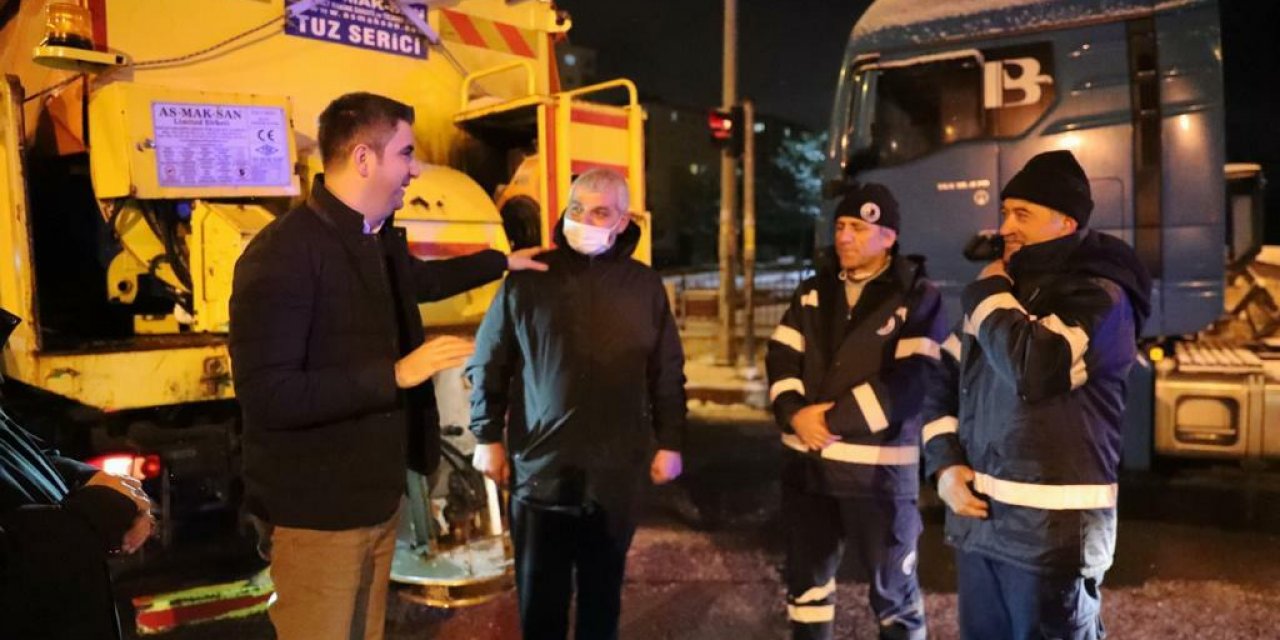KARTAL BELEDİYE BAŞKANI YÜKSEL'DEN KARLA MÜCADELE EKİPLERİNE ZİYARET