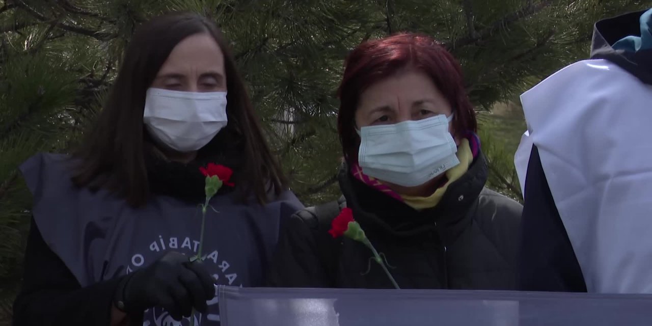 SAĞLIK MESLEK ÖRGÜTLERİNDEN PANDEMİNİN 2. YILINDA SAĞLIK BAKANLIĞI'NA TEPKİ: "YANLIŞ SALGIN YÖNETİMİ HAYATLARI KARARTTI"