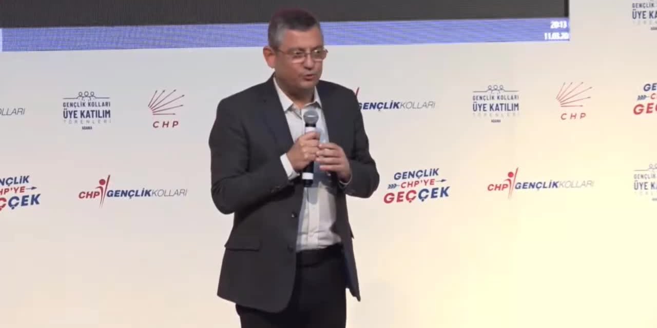 CHP'Lİ ÖZEL GENÇLERE SESLENDİ: “BU ÜLKE ATATÜRK’ÜN GÖSTERDİĞİ ÇAĞDAŞLIK YOLUNDA ÇOK ÖNEMLİ MESAFE ALABİLİR"