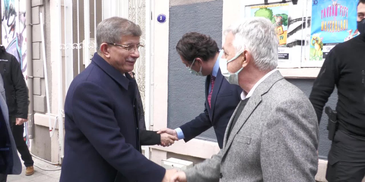 DAVUTOĞLU'NDAN ERDOĞAN'A 'GİDERLERSE GİTSİNLER' TEPKİSİ: "AHLAKIN, ONURUN BİTTİĞİ YER ORASI"