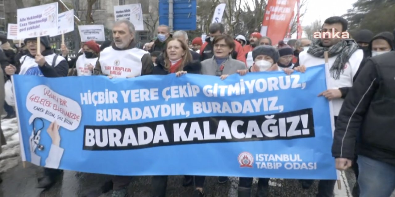 Hekimlerin Beyaz Yürüyüş'ünde Erdoğan'a tepki: 'Bugün de hiçbir yere çekip gitmiyoruz'