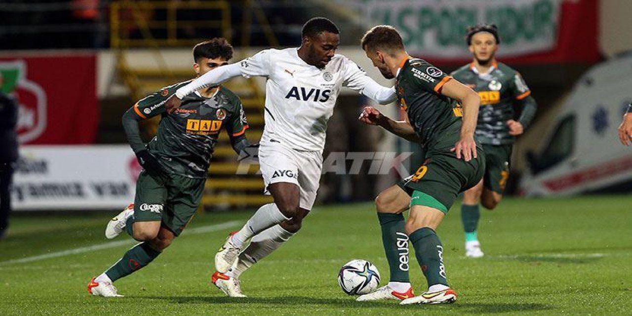 Fenerbahçe, Alanyaspor'dan 3 puanı aldı