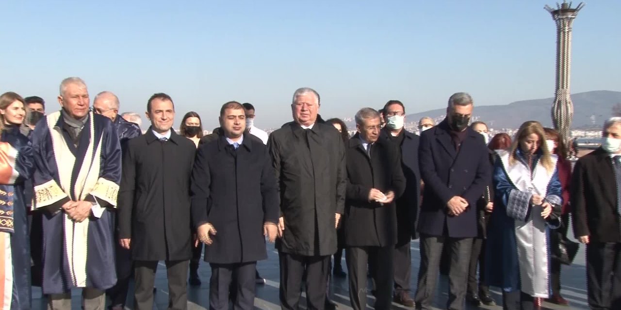 İzmir'de Tıp Bayramı kutlandı: "Bu meslek her zaman kutsal, saygın ve onurlu bir meslek olarak kabul gördü ve görecek"