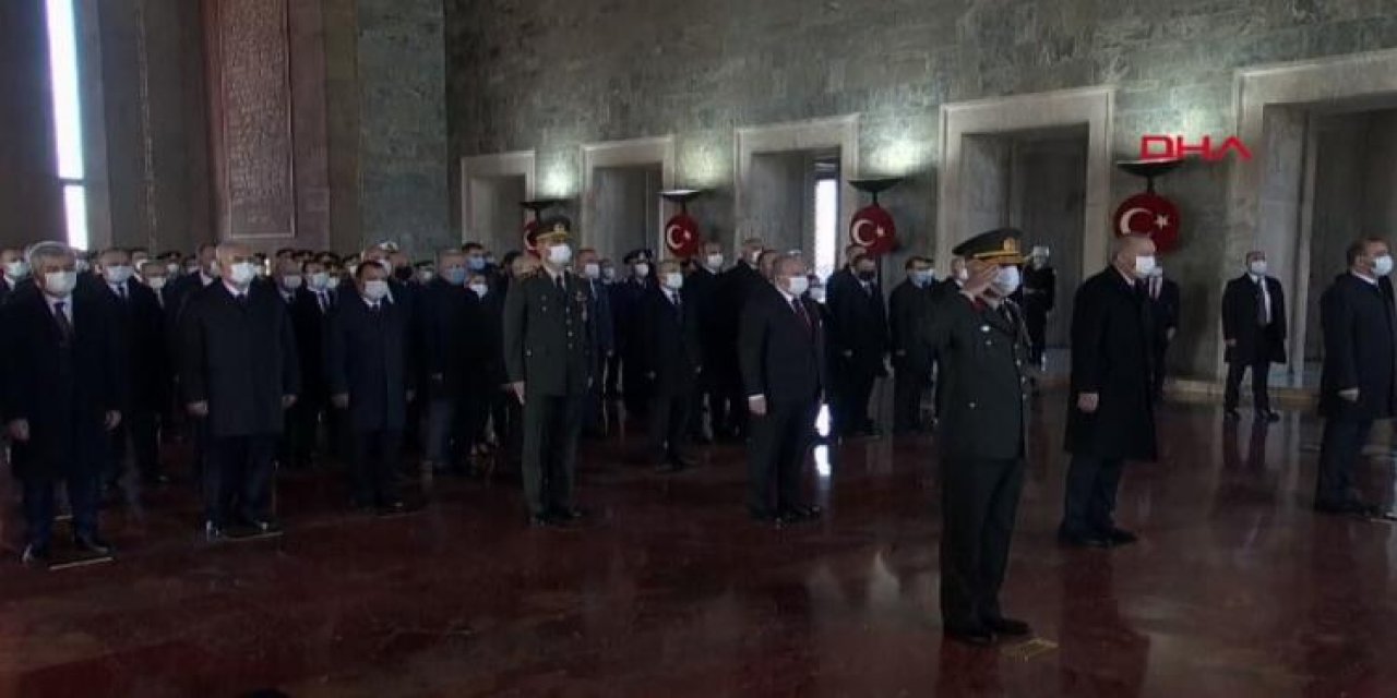 Devletin zirvesi Anıtkabir'de!