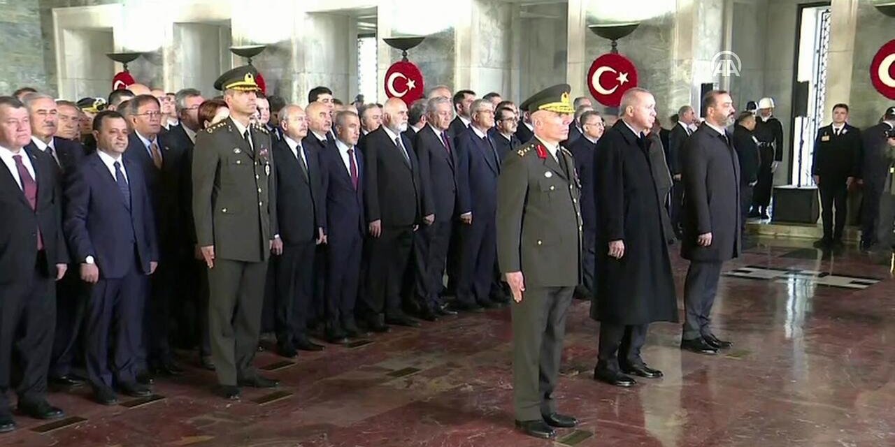 Erdoğan ve devlet erkanı Anıtkabir'de