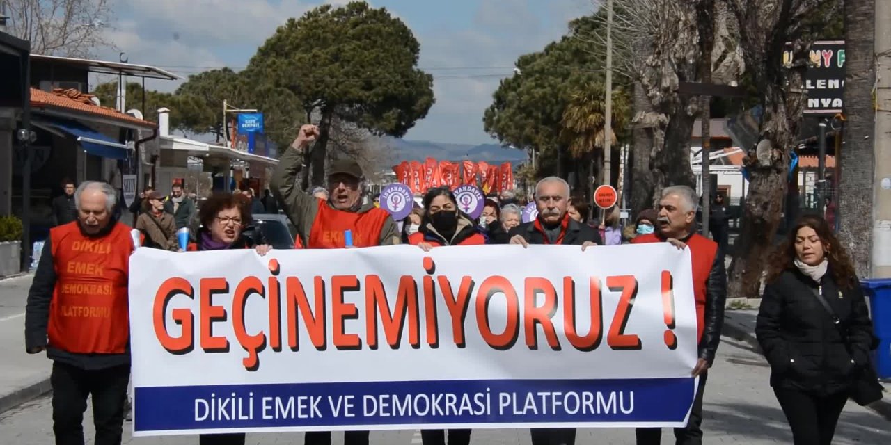 Dikili'de "Geçinemiyoruz" mitingi: "Ayrımcılık yapan iktidarın bütün uygulamalarına karşı direneceğiz"