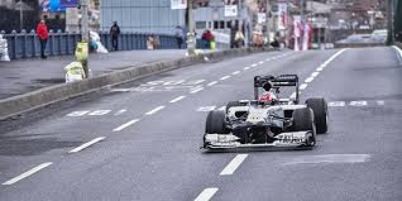 Formula 1 araçları İstanbul sokaklarında!