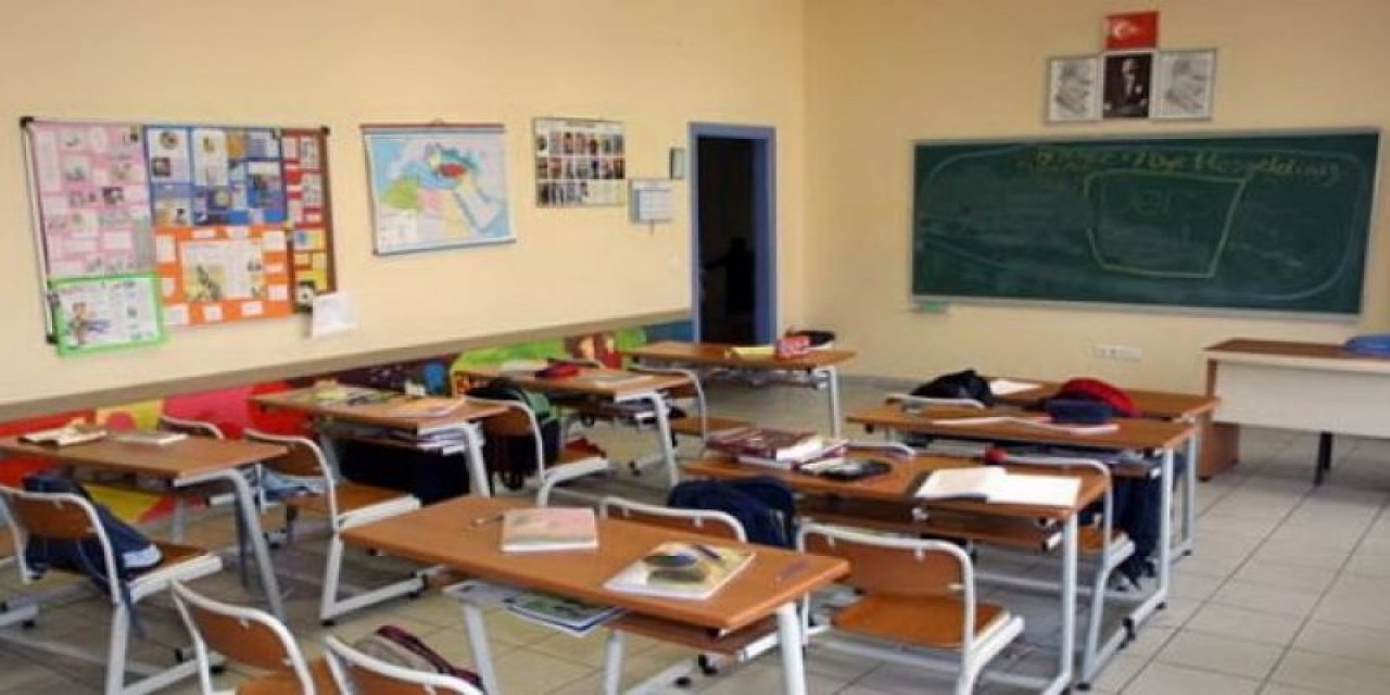 Kız ve erkek öğrencilerin haremlik-selamlık oturmasını isteyen müdür hakkında gelişme