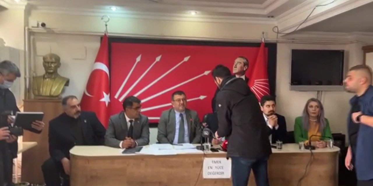 Veli Ağbaba'dan çarpıcı ifadeler: ‘Asgari ücretin yeniden belirlenmesi için asgari ücretlinin açlıktan ölmesi mi lazım?'