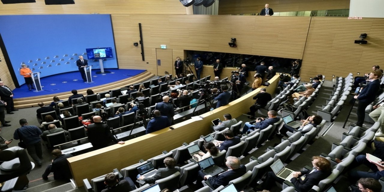 NATO Olağanüstü Liderler Zirvesi'nden ortak bildiri: "Çin de dahil tüm devletleri uluslararası düzeni korumaya çağırıyoruz"