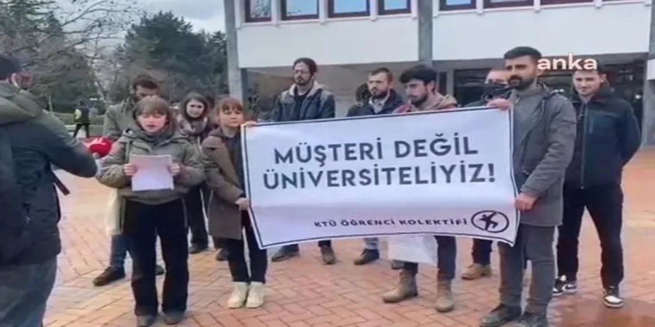 Öğrenciler, yemekhane zammını protesto etti: 'Müşteri değil, üniversiteliyiz'