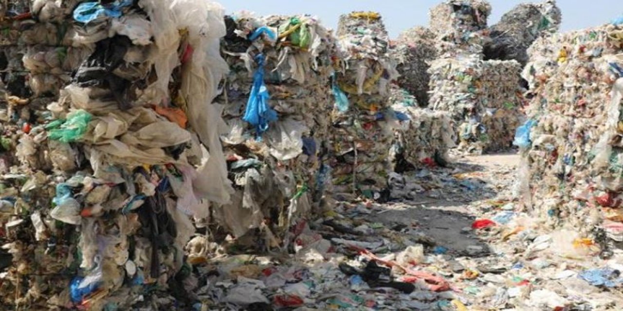 CHP'li vekil Bakan Kurum'un yalanladığı plastik çöpleri görüntüledi