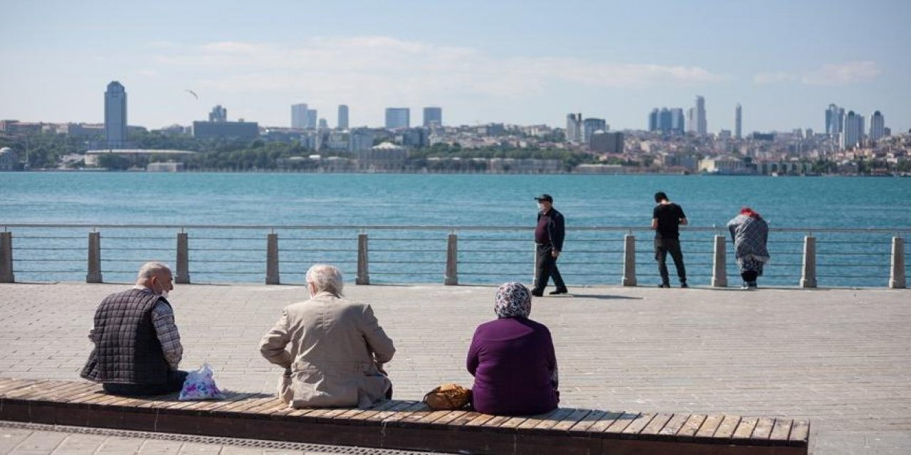 Ankara'dan sonra şimdi de İstanbul! 65 yaş ve üstüne sokağa çıkma kısıtlaması