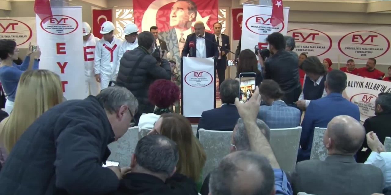 Engin Özkoç Sakarya'da EYT etkinliğinde seslendi: "Eğer adalet varsa çıksın bu yasa"