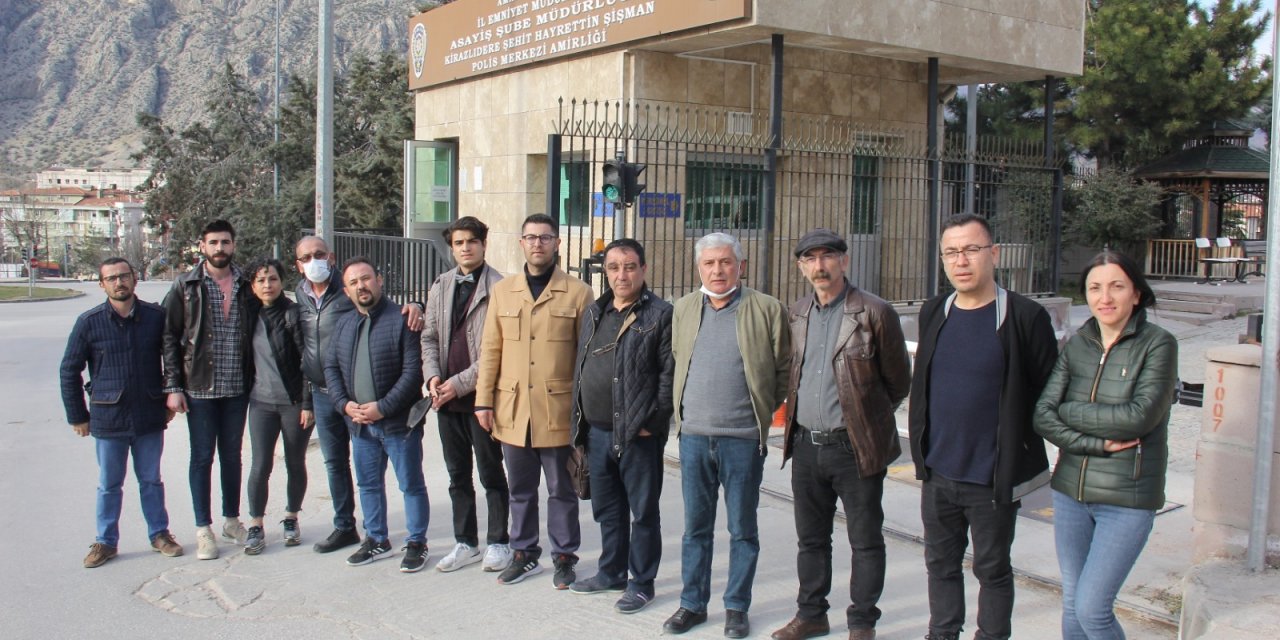 Edebiyat söyleşisine saldırı: Dr. Girayalp Karakuş, ''bizim PKK’yle hiçbir alakamız yok....''