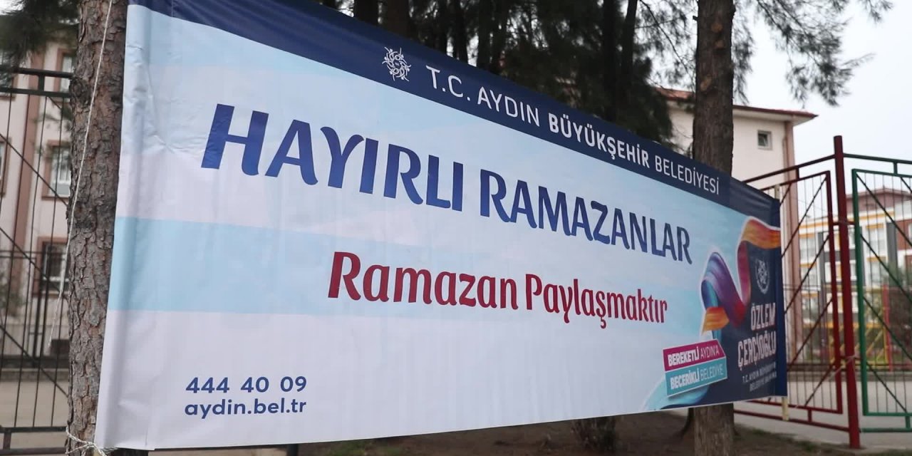 Aydınlı vatandaşlar Aydın Büyükşehir'in iftar sofralarında buluştu