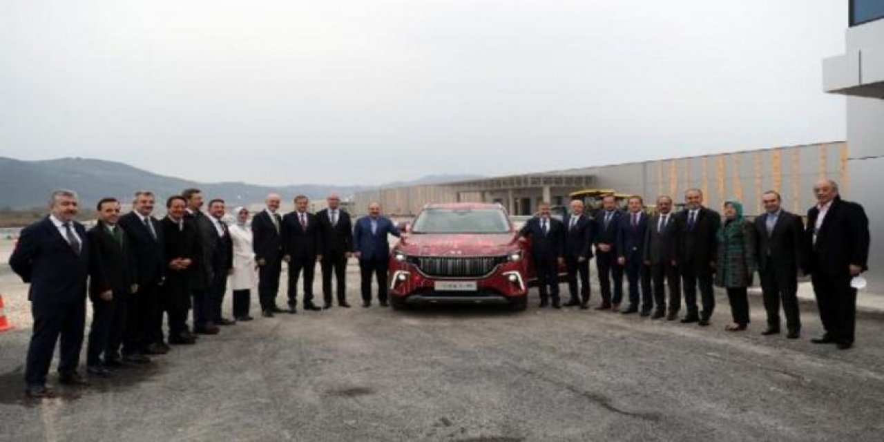 İki bakan, milletvekilleri ve AKP'li yöneticiler katıldı... Ev sahibi CHP'li başkan davet edilmedi