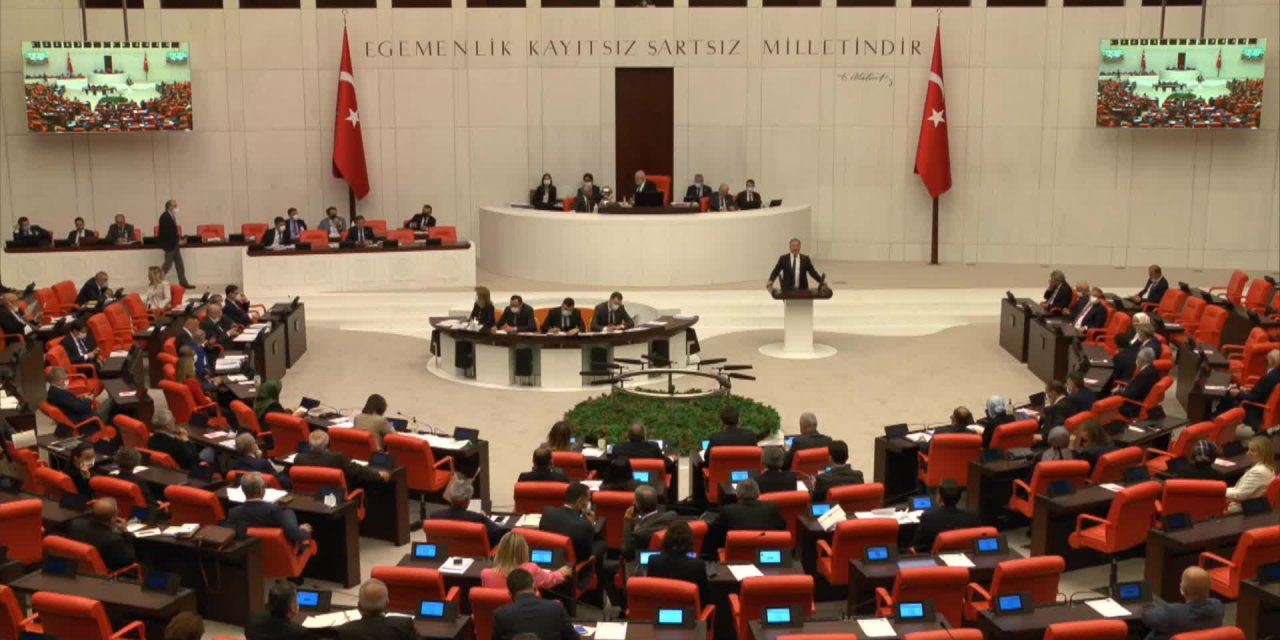 CHP’li Emir torba teklifi eleştirdi: "Hekimler evlerini muayenehane gibi göstermek zorunda kalacak"