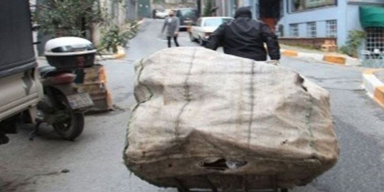 Ek gelir elde etmek için... İşçi, memur atık topluyor!