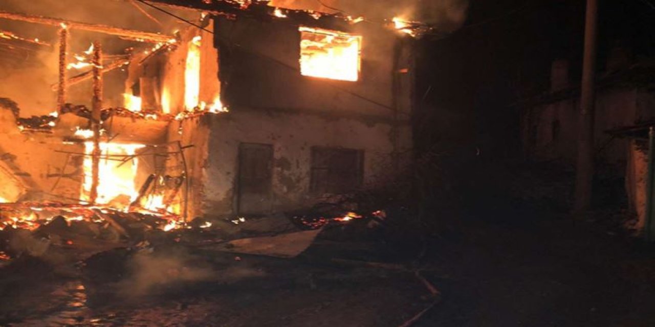 Eskişehir’de korkutan yangın! Ev ve arabalar küle döndü